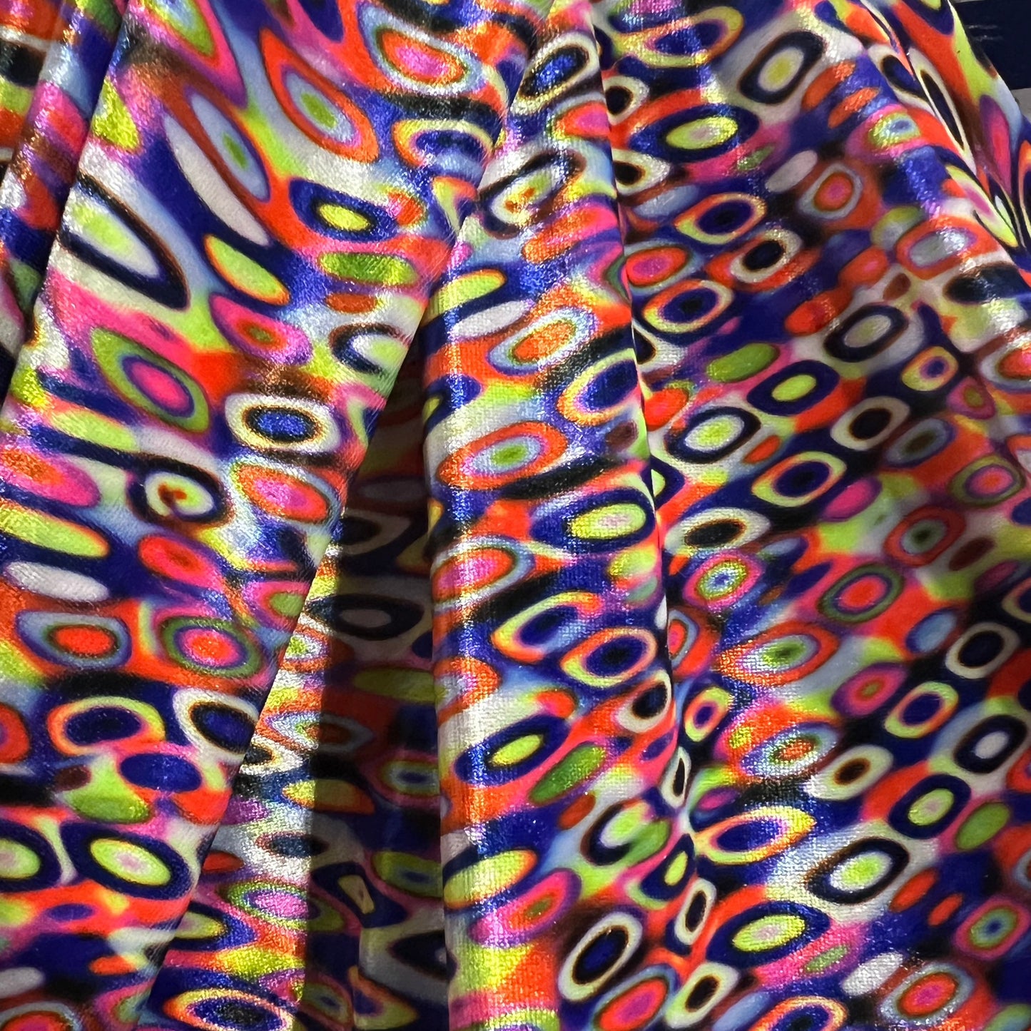Retro print stretch velvet